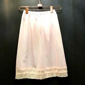 Landra Half Slip vintage